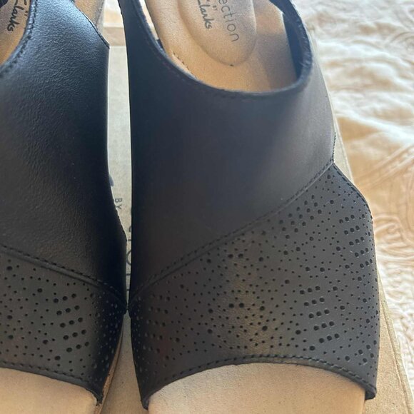 Clarks black wedges - Picture 4 of 7